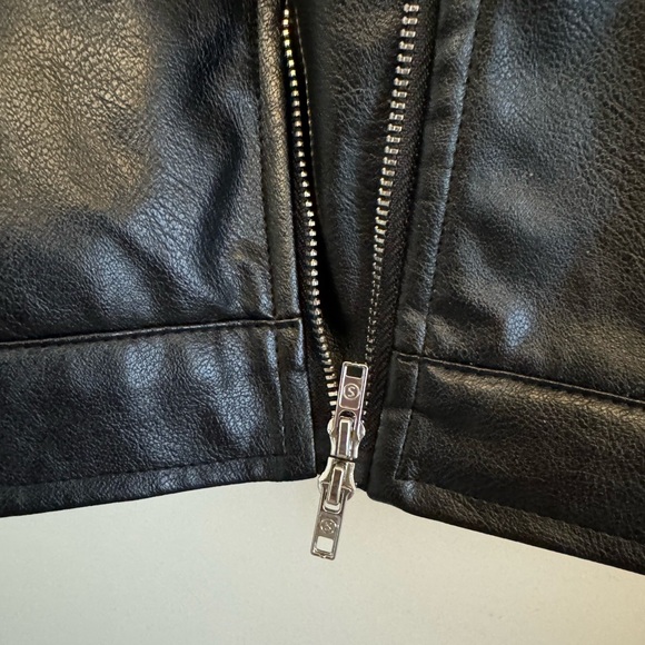 FAUX FUR TRIM LEATHER JACKET - Picture 2 of 3